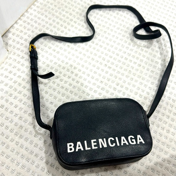 Balenciaga crossbody - Picture 1 of 1